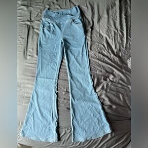 Halara Wide Flare stretchy jeans